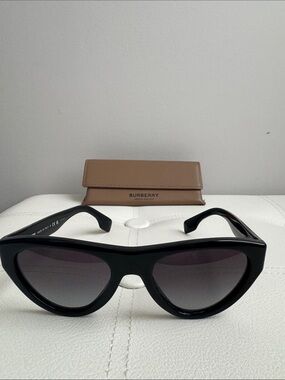 Burberry Black Cat-Eye Sunglasses with Brown Case